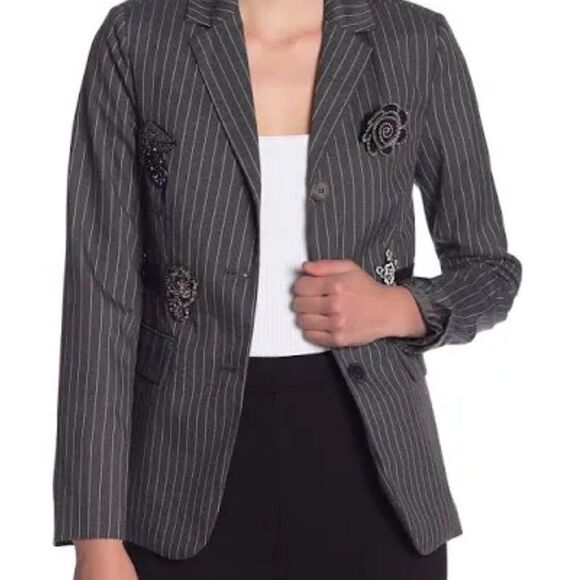 Romeo and Juliet  Pinstripe Couture Women's Blazer Size Medium - Picture 3 of 6